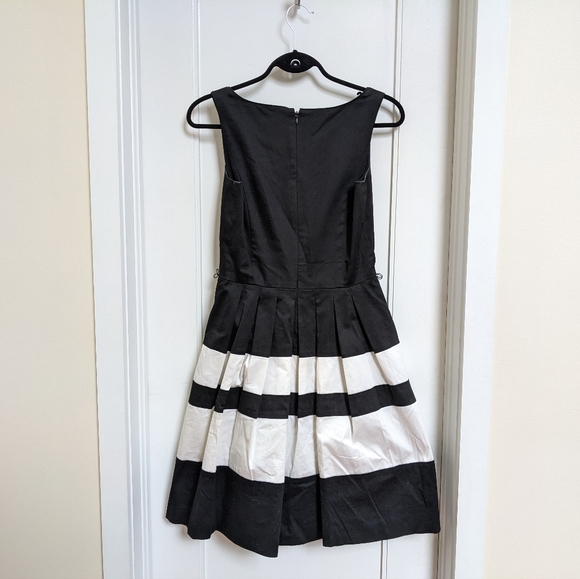 White House Black Market A-Line Dress with Pockets - Picture 3 of 11